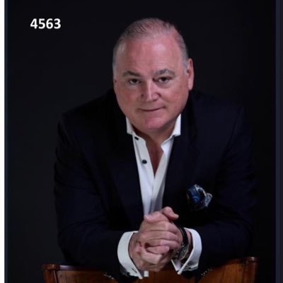 DefilloPena's profile picture. 