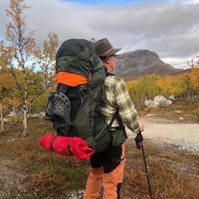 Vaari, emeritusrexi Viikin norssi ja kouluneuvos. Omia ajatuksia mm. aiheista: #hiihto, #luonto, #liikunta, #kylmänvedenkalastus, #juurileipä