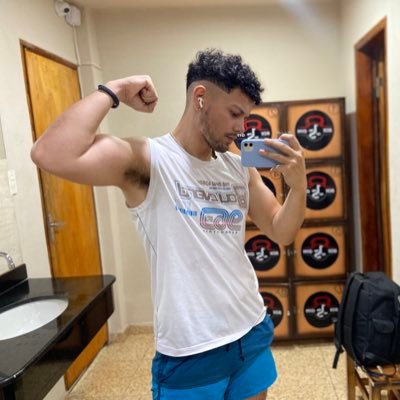 IvanBae28117521's profile picture. 