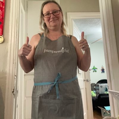 Open heart surgery survivor, bisexual, married to an amazing man, momma, pampered chef consultant