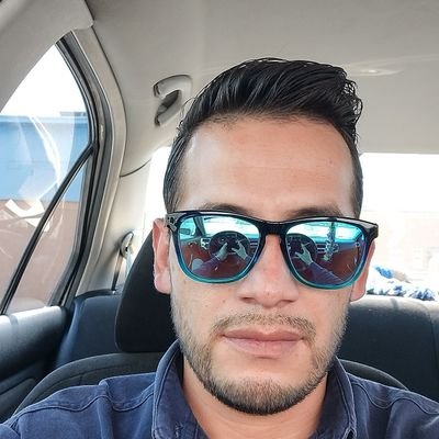 Robeshelby's profile picture. cuenta manejada por ambos , pareja joven , nos gusta el morbo ,  ver y ser vistos .
Nuevos en Twitter y en este 🌎