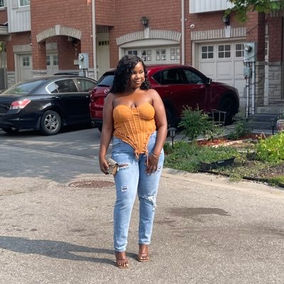 myakiiko's profile picture. .