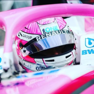 dizzyight's profile picture. Flat to square right