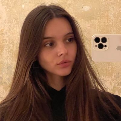 литература | моделинг | 21 y.o. | яркий пример безрассудства