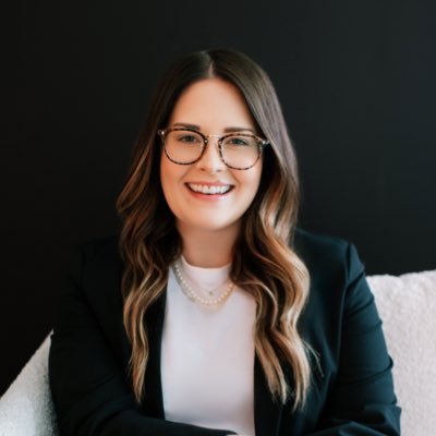 she/her. 🏳️🌈🌈 LPC. trauma therapist and practice owner in Dallas, Texas. trauma. attachment. grief. EMDR. equity.
