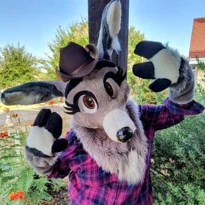 Mellow Listener of a Wanderlust-Filled Deer-Thing ✝️ ❤️🧡🤍🩷💜 + all other LGBTQ+ Ally | 28
🎨 SFW Artist & Fursuit Maker 🧵FUR in
New Braunfels, TX