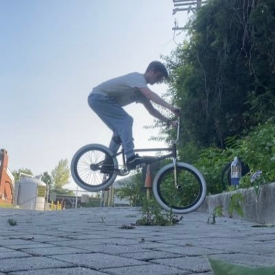 Just a guy who plays csgo and is getting back into bmxing