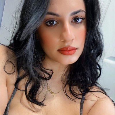 il0veemomo's profile picture. live YOUR best life ✨🥸