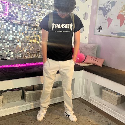 samrunit's profile picture. Real estate