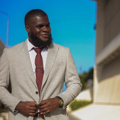 👨🏿🎓Political Science and Philosophy|
♌| Family| Food | Music | Football Chelsea/Barca | Veteran🧱