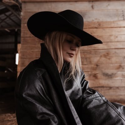 hollylavonn Profile Picture