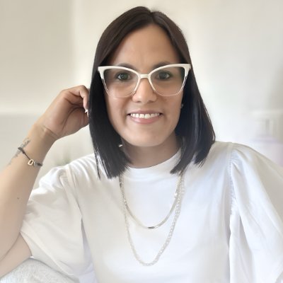 Hola Soy Lisbeth Mora.
Te ayudo a emprender desde el ser🫀
👩‍🎓Esp. En Instagram
Marketing de Contenido para RRSS