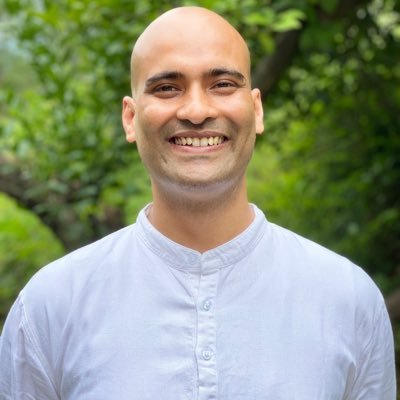 Devotee of Pujya Gurudev @SriSri Ravi Shankar Ji |Meditation Teacher | Mental Health | Social Services @ArtofLiving Vietnam | Peace