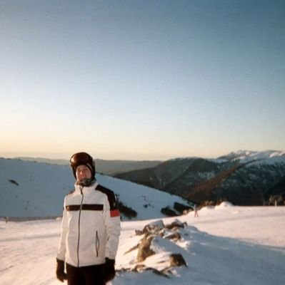 saxonbeale's profile picture. 