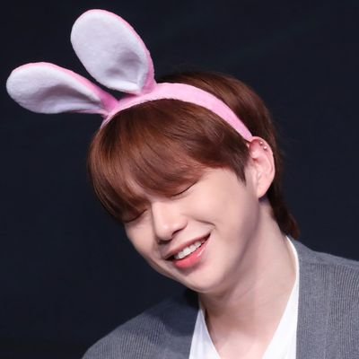 Since 2017 with #강다니엘 ♥️ - also rt and tweet something random | 𝐅𝐥𝐨𝐰𝐃