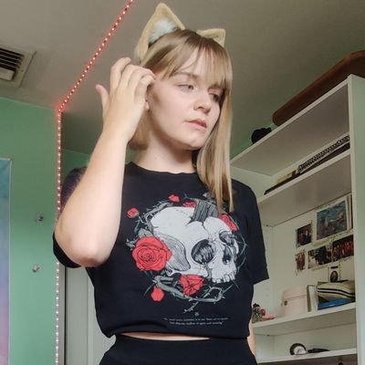 🌸 nsfw 💕 content creator, dancer, psychic ✨ sfw acc @ChillJessie🔥 spiritual stuff @CosmicEyeOracle