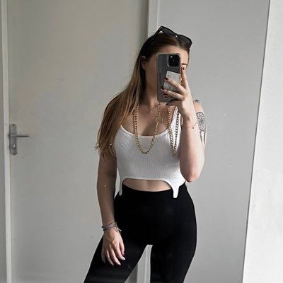 Eixela_w Profile Picture