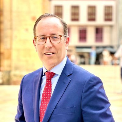 Abogado. Teniente Alcalde @aytoviedo Portavoz Grupo @PP_Ovd. Senador por Asturias Reino de España X, XI y XII Legislatura @Populares. #SensatezParaOviedo