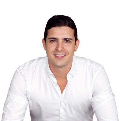 Excandidato a gobernación de Ant. Secretario de Gobierno Medellín.( 2020-22), Negociador Internacional, Especialista en gerencia.