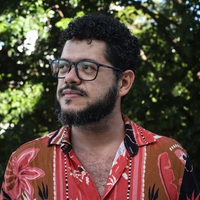 Professor. Doutor em comunicação e cultura contemporâneas. Jornalista. Políticas, audiovisual e cultura pop | @outrostempospod @oprimeirocafe @mariamarighella