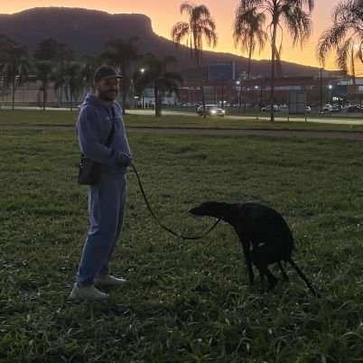 Comento muita coisa aqui, na maioria eu pelo menos tenho ideia do que to falando.