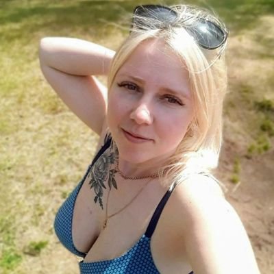 vancylar32874's profile picture.
