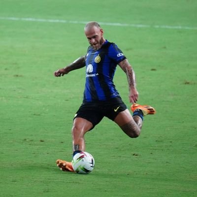 maximumRy0's profile picture. インテル(2002～)とガンバ(2005～)が大好きな青黒馬鹿なコメディカルです

勝手なフォロー失礼します