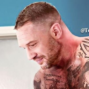 | NSFW content 18+ |

Hello, here you can find some fakes with Tom Hardy (now other celebs too) and something else connected with Porn, enjoy.