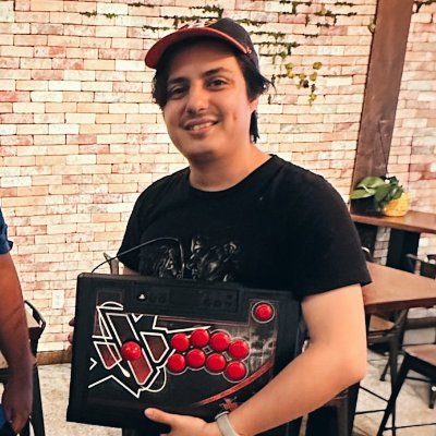 I'm from Houston, TX, play UMVC3 and have done nothing important. Dante is pretty cool, but not in smash. Boy dad 🚸