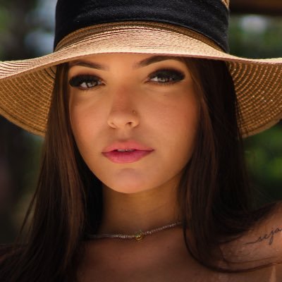 FefeElene's profile picture. 