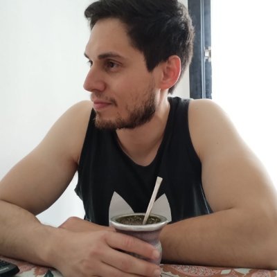 Periodista Deportivo. Licenciado en Comunicación Social. Estudiante de Educación Fisica.