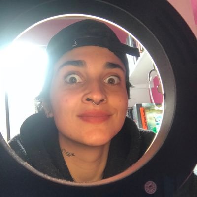 WardelmannL's profile picture. || bebam água || tatuadora e louca da cabeça