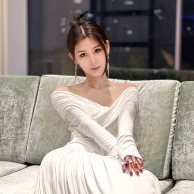 MeinKrampf's profile picture. I'm from Singapore. 
I started a luxury accessories company of my own. 
I have to be brave for once in my life.