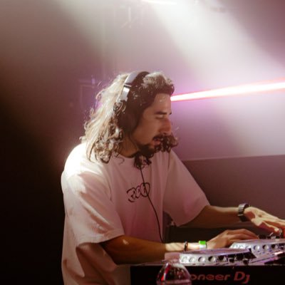 ✈︎just some guy✈︎
IntermachMusic@gmail.com
Bookings: iltkentertainment@gmail.com