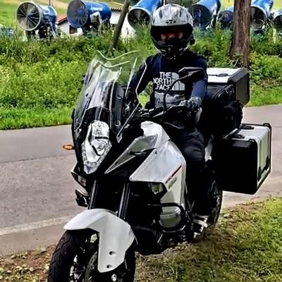 皆様はじめましてバイク垢です。よろしくお願い致します🍀
カメラG8G9持って軽登山うどんメインの旅好き。Twitterで出逢う人と美味しい物を見つける旅やってます♪
性別🚹️身長175体重70±3㎏
長崎産　大阪で成長中
年齢おじさん
装備は、自動車、冬山登山OK、バイク主にKTM、キャンプ、お酒飲みます💮