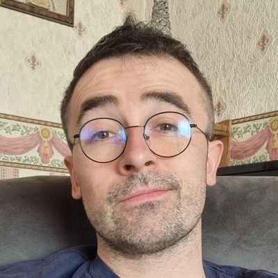 BenoitBenjamin's profile picture. Un pauvre geek matheux pianiste qui s'ennuie.