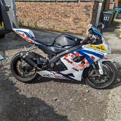 Animal lover,Dad,Yorkshireman,Loyal. HTAFC  Delivery driver. Boxing Bsb Wsbk Moto gp 👍