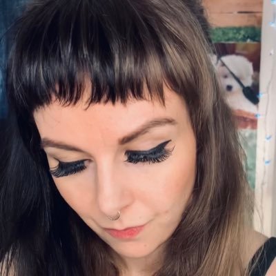 DominaFiffany's profile picture. 👑 Petite Pale Feminine Domination ✨Golden Piss Goddess of your finances 🔑 Don’t need💰 I deserve it 💎 FLR💲30🔥 Verified Brat on 7 sites 🐖 💸 🐳