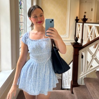 LauraSigny's profile picture. canadian lady slim shady 💗🇨🇦┃public relations