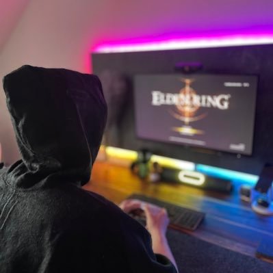 Passionate gamer, designer, caster, founder & leader of German Team Enigma7 🇩🇪Twitch: https://t.co/fiohnZ1InG