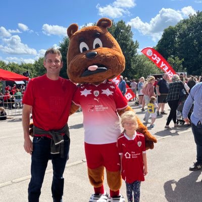 Associate Director -Services @alzheimerssoc. Trustee @AStrokeOfLuckUK. Husband, Dad & big fan @BarnsleyFC. The possibilities are endless. Personal views.