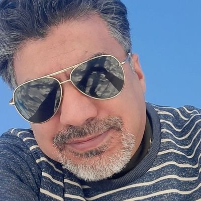 GhorbanyKamal's profile picture. دوستدار سینما و 

اندکی ذوق سخن با اندکی طبع ملیح !
از بزرگان سخن هر نیمه شب دزدیده ایم

#کمال_قربانی