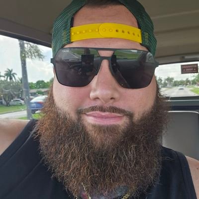 BEST BEARD IN GAMING
warzone 
shareholder
cheesehead 🧀🧀🧀
#gopackgo
#timetohunt
#goblue
#mfam
#2a🇺🇲
3rd gen 4runner gang