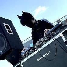 新宿WARPの火曜日ハウスオンリーイベントescapeにおります。(第1,3,5火曜日のどれか)
DJ/ハウス/テクノ/後は様々なハードな音楽
ミックス DJの告知と俗物