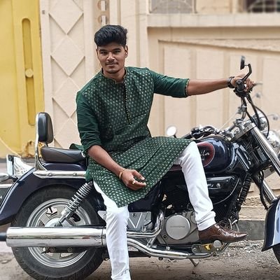 LuvAnmol25's profile picture. 