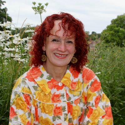 Artistic Director of Opera Anywhere and the Sunningwell Festival. Contralto, solo singer specialising in oratorio, opera and song.