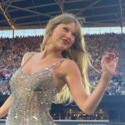 taylor swift 🧚‍♀️ fearless 💐 speak now 💜 red ❤️‍🔥 1989 🎶 reputation 🐍 lover 💕 folklore 🐇 evermore 🤎 midnights ✨
