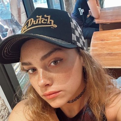 PatriciaA_MDT's profile picture. Hija biológica de Alberto. Estudiante de pedagogía. Parody account