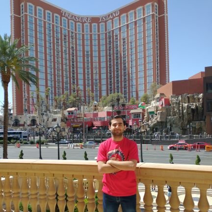 28. Chemical Engineer. Instagram: diegoarabe.