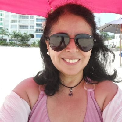 flor_sanchezg's profile picture. Si puedes ser algo, se amable🎶🚢Carpe Diem 🙏 
Barcelona Sporting Club 💛
Pet lover